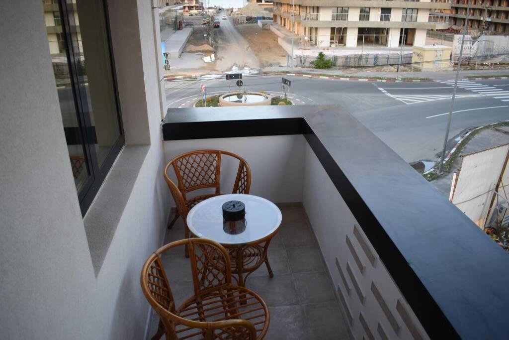 Apartment By The Lake With A View مامايا المظهر الخارجي الصورة