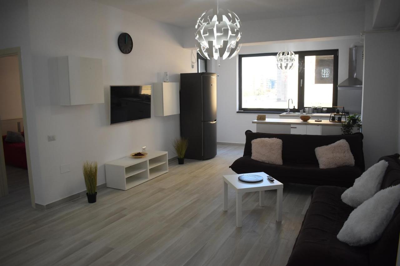 Apartment By The Lake With A View مامايا المظهر الخارجي الصورة
