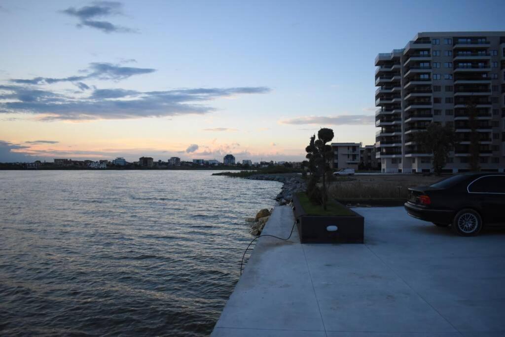 Apartment By The Lake With A View مامايا المظهر الخارجي الصورة