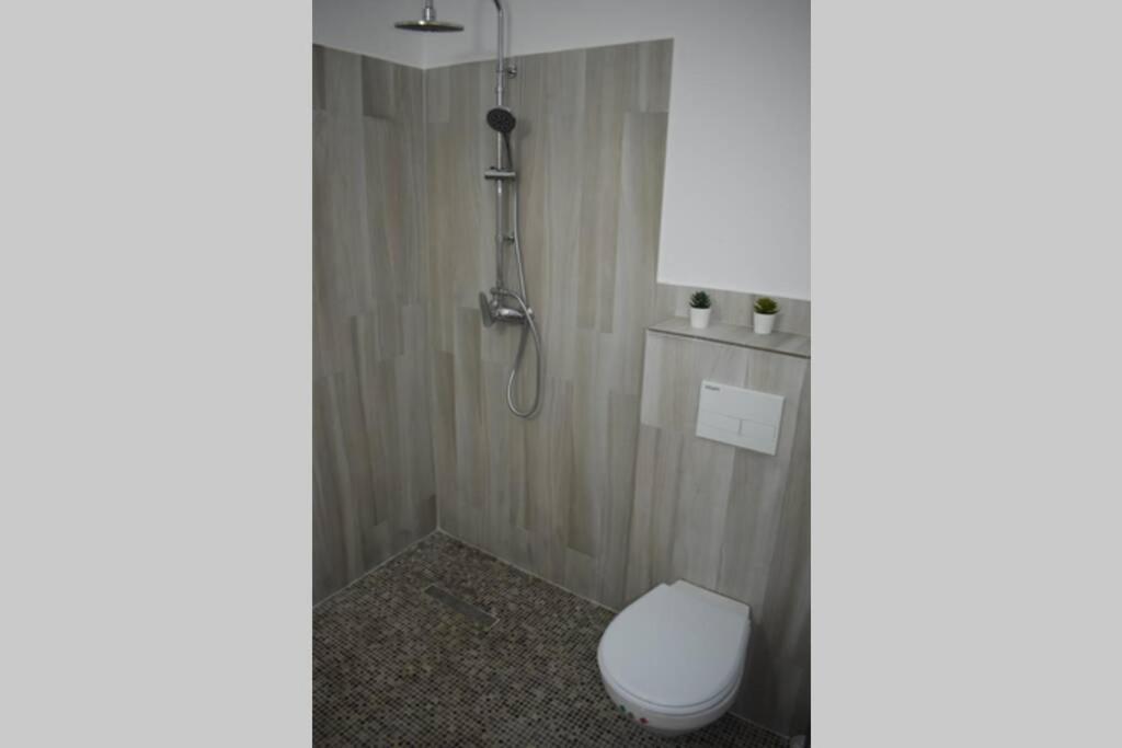 Apartment By The Lake With A View مامايا المظهر الخارجي الصورة