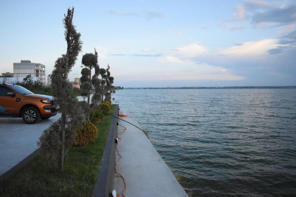 Apartment By The Lake With A View مامايا المظهر الخارجي الصورة