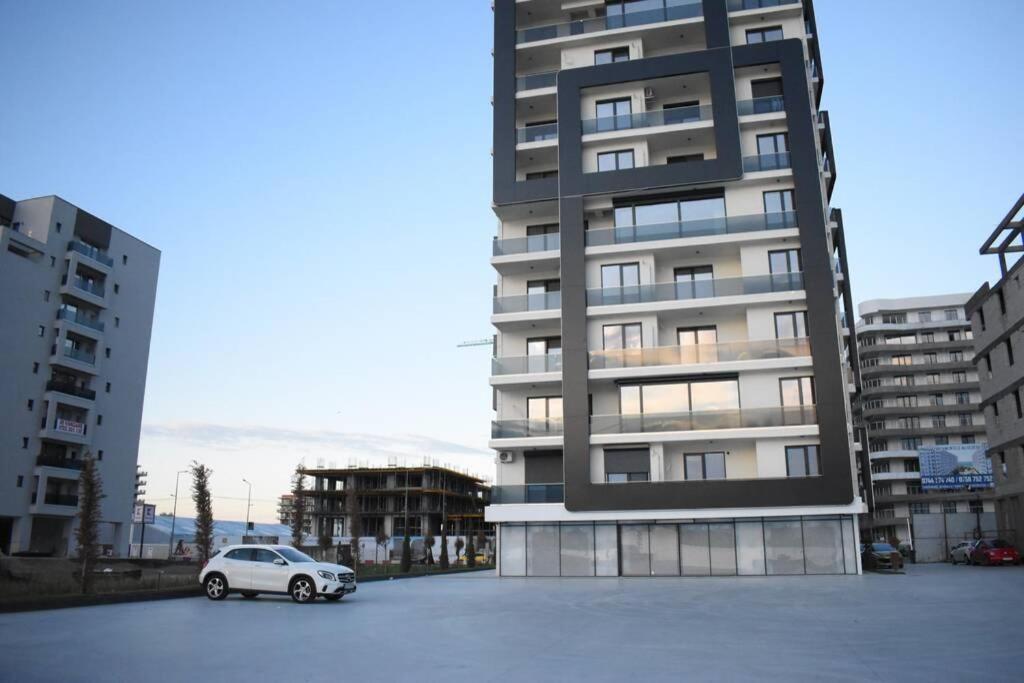 Apartment By The Lake With A View مامايا المظهر الخارجي الصورة