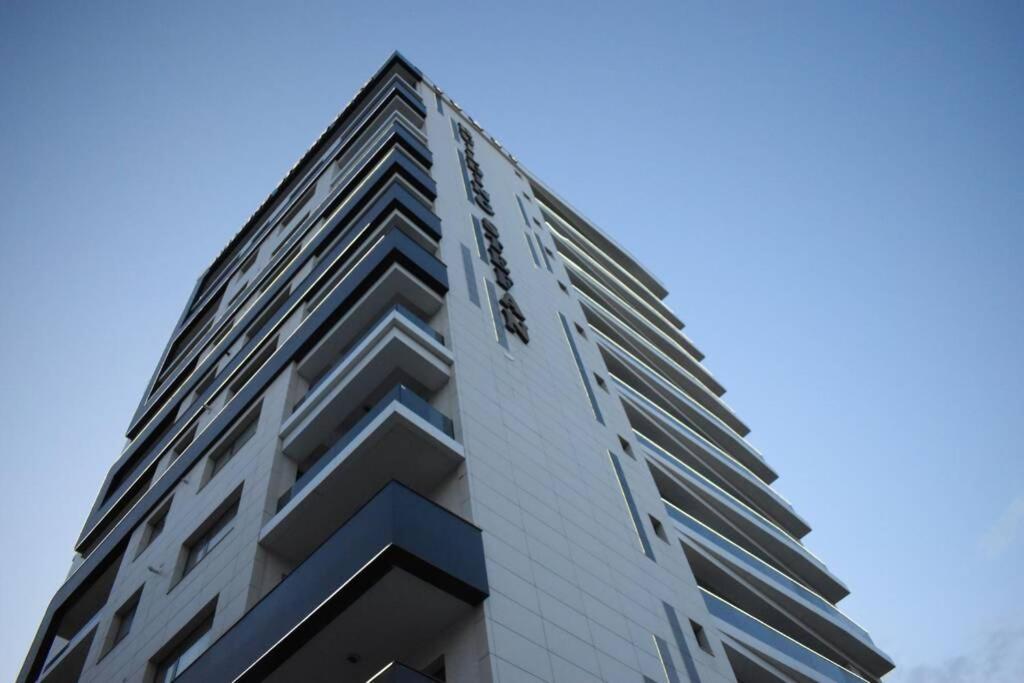 Apartment By The Lake With A View مامايا المظهر الخارجي الصورة