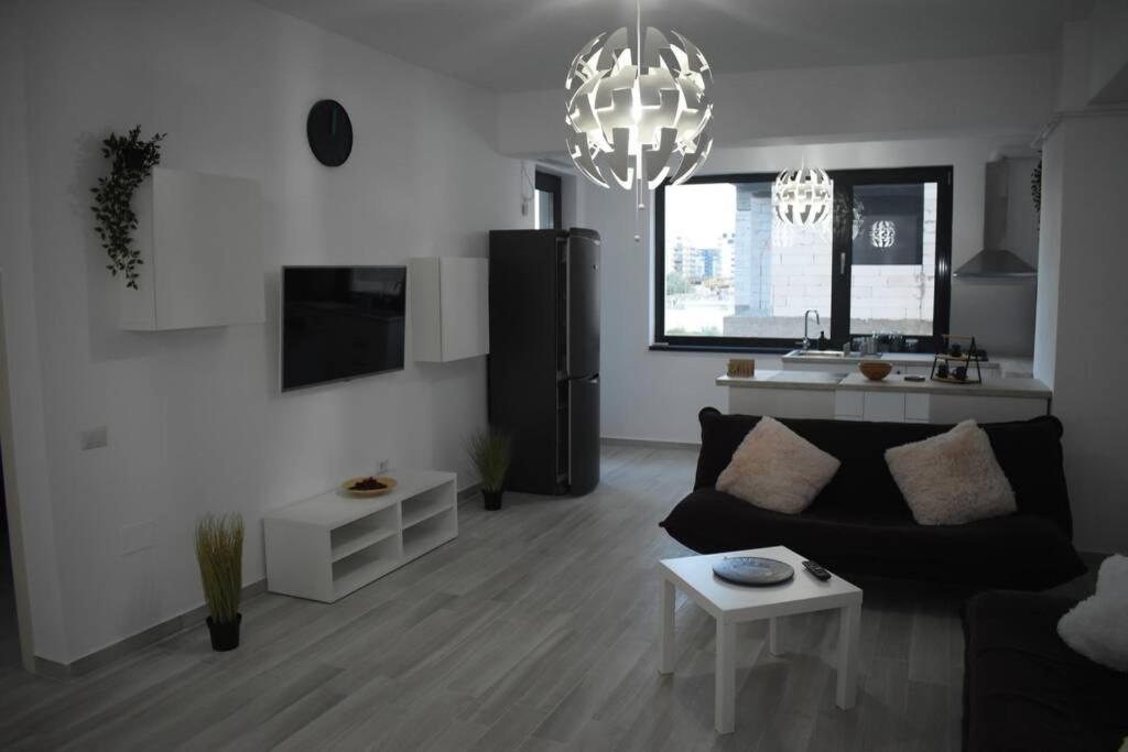 Apartment By The Lake With A View مامايا المظهر الخارجي الصورة