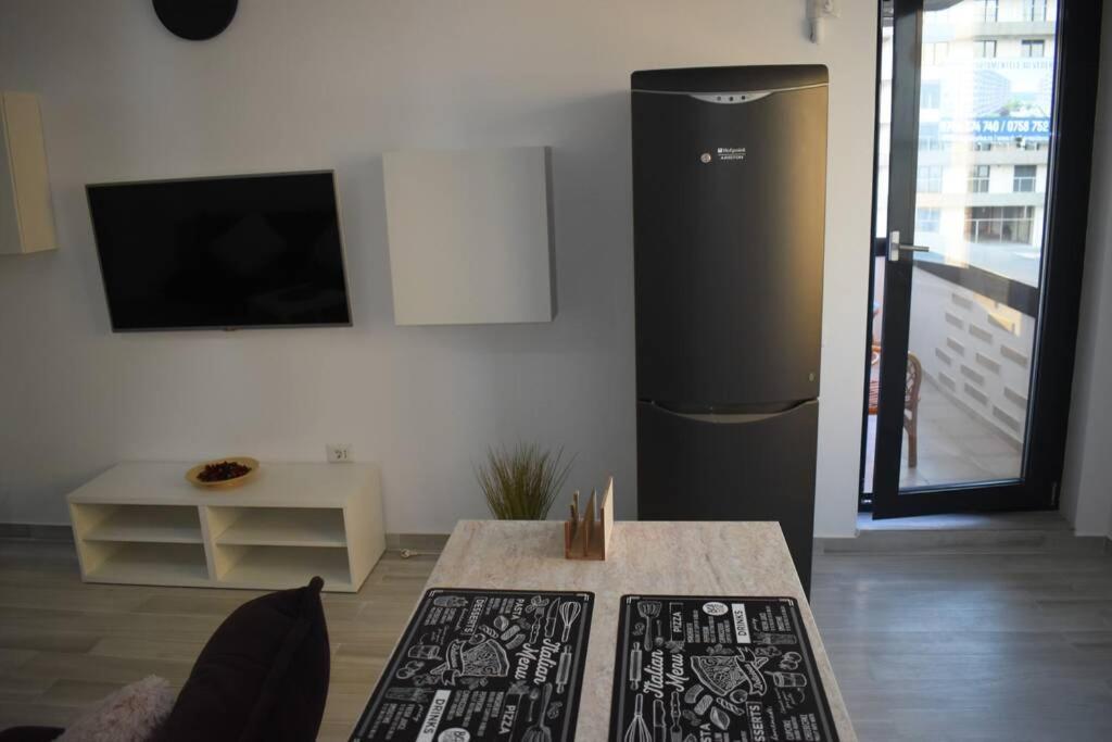 Apartment By The Lake With A View مامايا المظهر الخارجي الصورة
