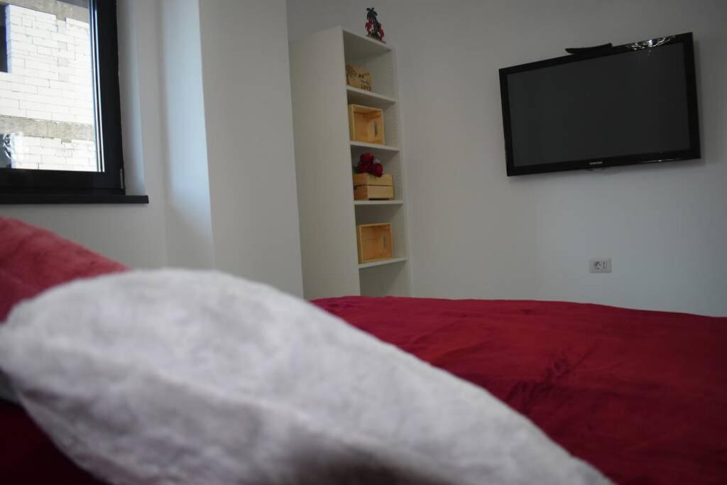 Apartment By The Lake With A View مامايا المظهر الخارجي الصورة