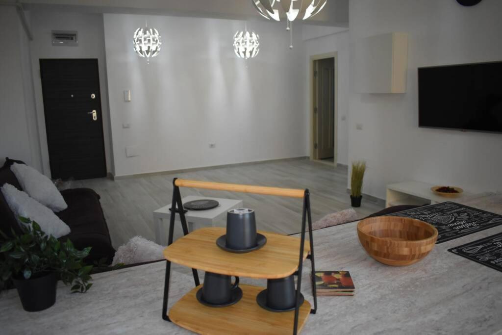 Apartment By The Lake With A View مامايا المظهر الخارجي الصورة