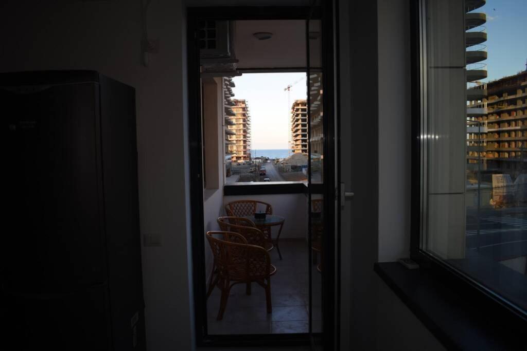 Apartment By The Lake With A View مامايا المظهر الخارجي الصورة